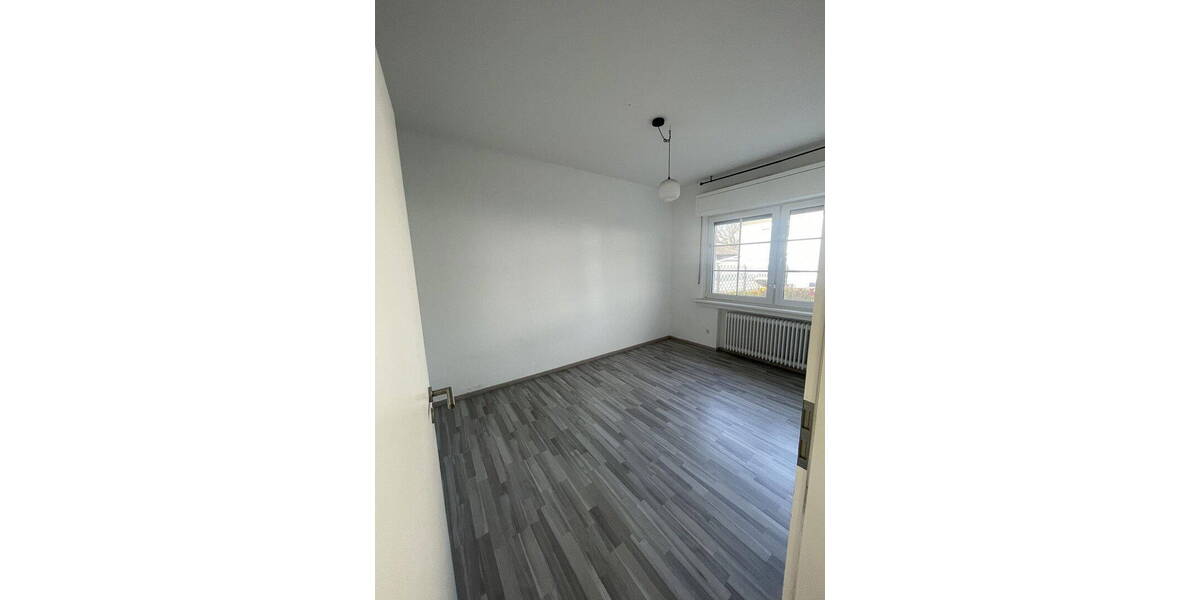 Etagenwohnung Sankt Augustin - 2 Zimmer, 79 m&sup2;, 990&euro; | Angebot:25944652