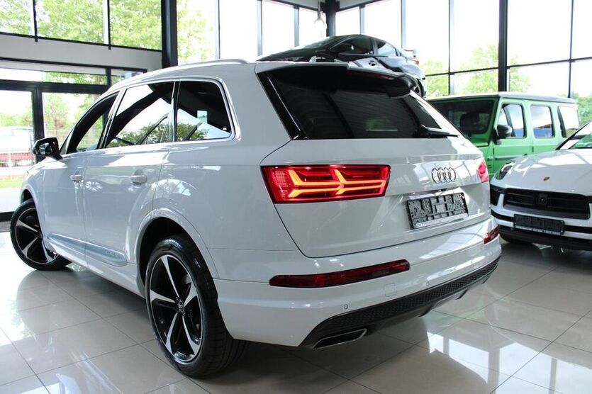 Q7