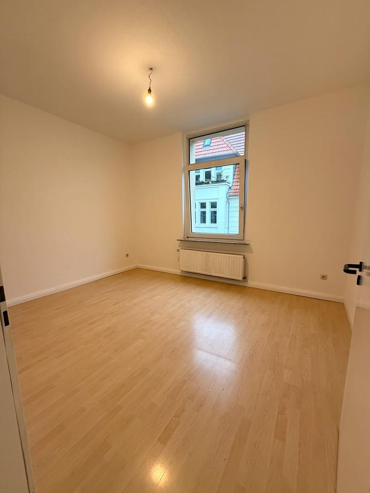 Renovierte 4-Zimmerwohnung in Köln Nippes zu Vermieten zimmer