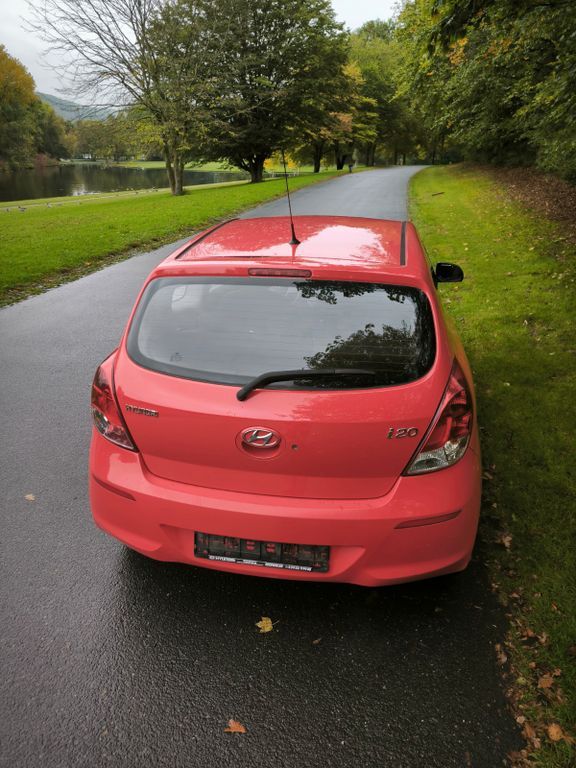 Hyundai i20 148.643 km 2.499 € Leubsdorf 53562