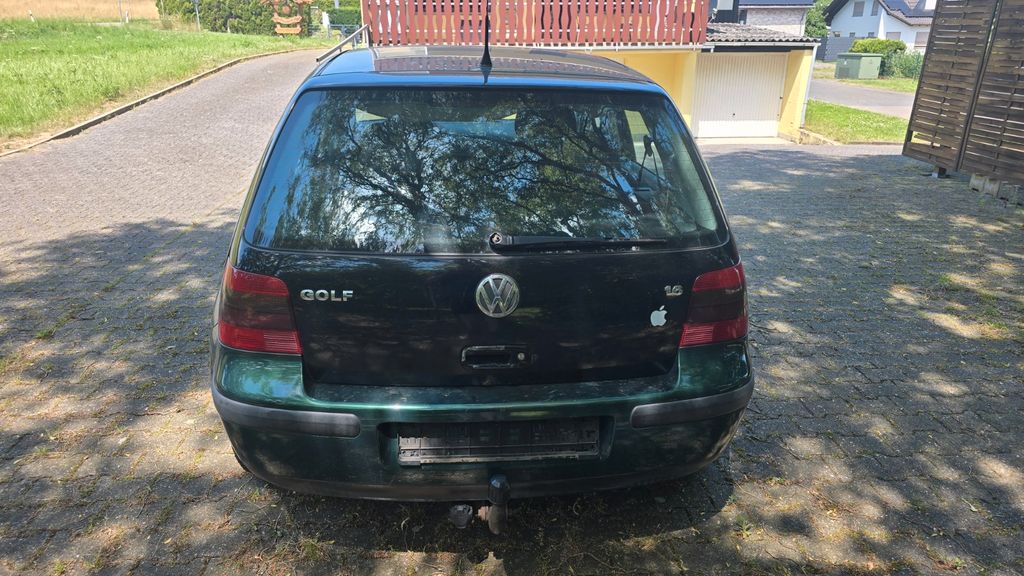 VW Golf 305.772 km 949 &euro; Sinzig 53489