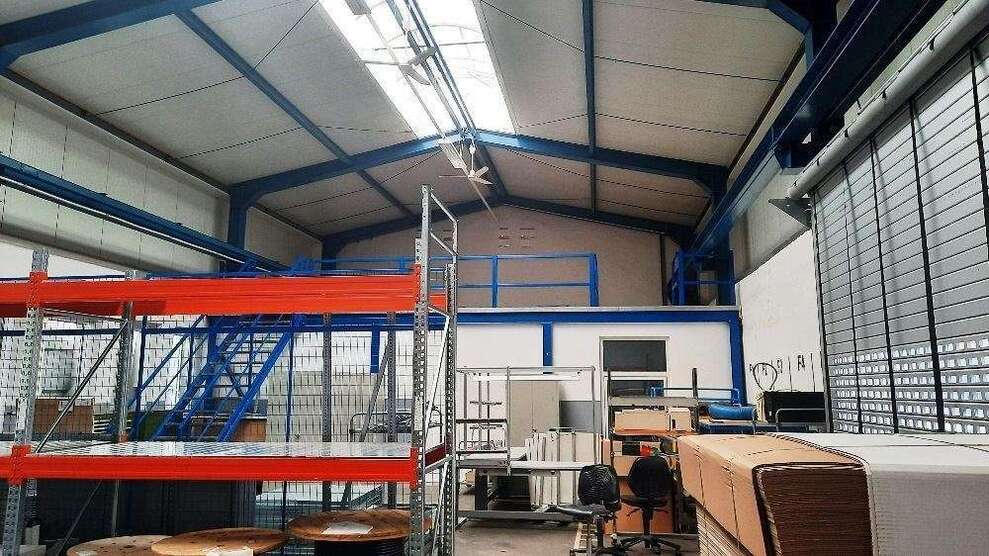 Halle in Bergisch Gladbach 3.600 € 290 m²