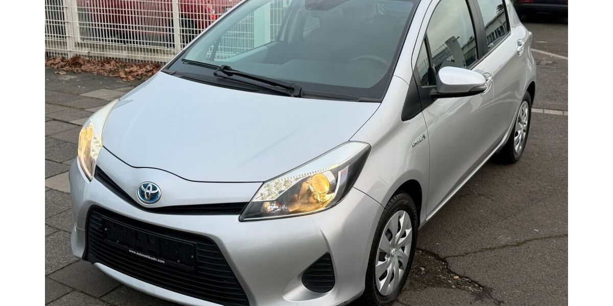Toyota Yaris 102.704 km 8.500 &euro; Köln 51065