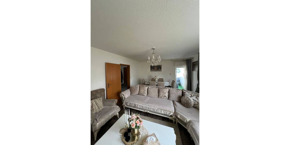 3 Zimmer Erdgeschosswohnung mit windgeschützter Loggia! 3 zimmer