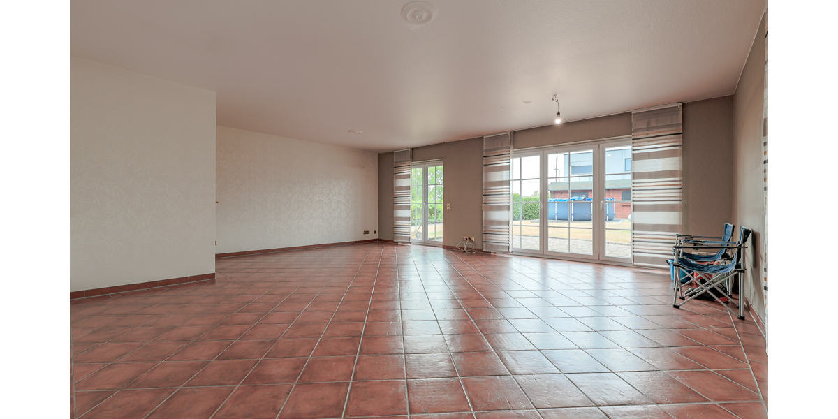Großzügiges Einfamilienhaus auf weitläufigem Grundstück mit Sauna, Nebengebäude und Doppelgarage - Einfamilienhaus Königswinter / Berghausen Berghausen | Angebot:27224852