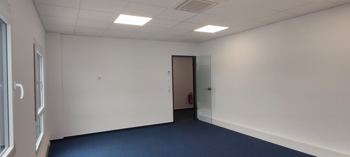 In Büro- oder Praxisgemeinschaft: Gepflegte Fläche in zentraler Lage ***PROVISIONSFREI*** 12 zimmer