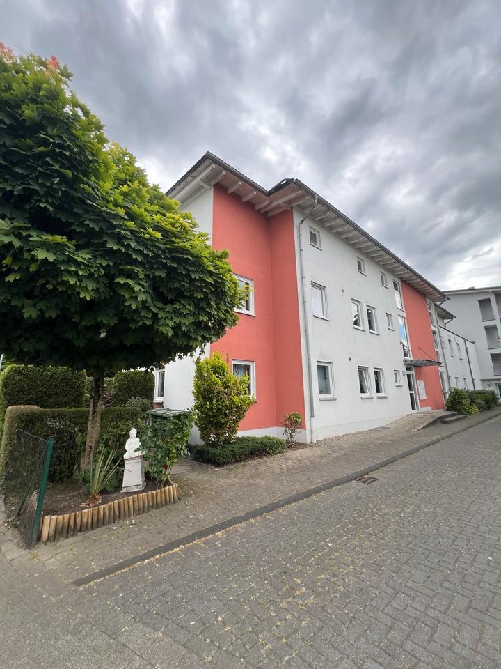 *In Renovierung* 2-Zimmer-PenthouseWohnung Tiefgarage Einbauküche