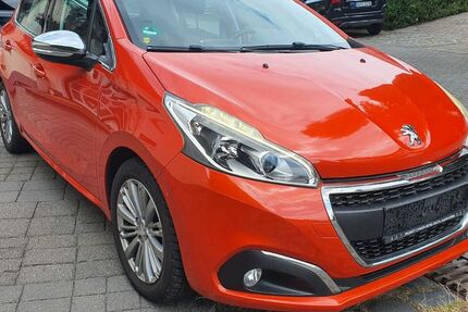 Peugeot 208 166.000 km 6.399 € Bonn 53227