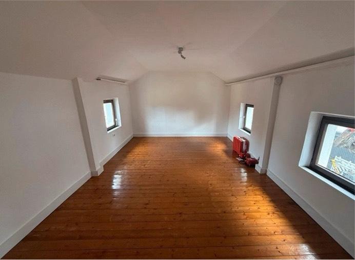 Einfamilienhaus Bonn Hardtberg - 2.5 Zimmer, 60 m&sup2;, 1.050&euro; | Angebot:25811165