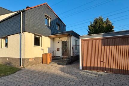 5-Zimmer-Haus mit Garten - 15 Min zum Hbf Köln zimmer
