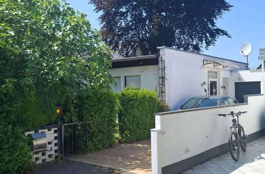 Haus zum Kaufen in Niederkassel 439.000 € 100 m²