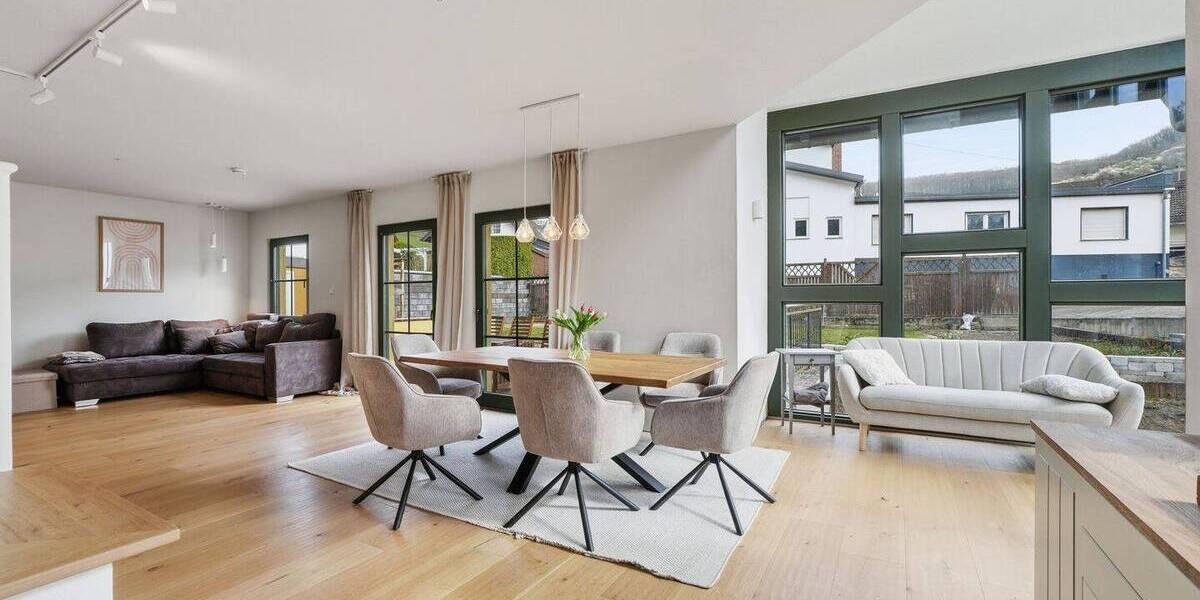Einfamilienhaus Bad Neuenahr-Ahrweiler Bad Neuenahr - 7 Zimmer, 220 m&sup2;, 525.000&euro; | Angebot:26036850