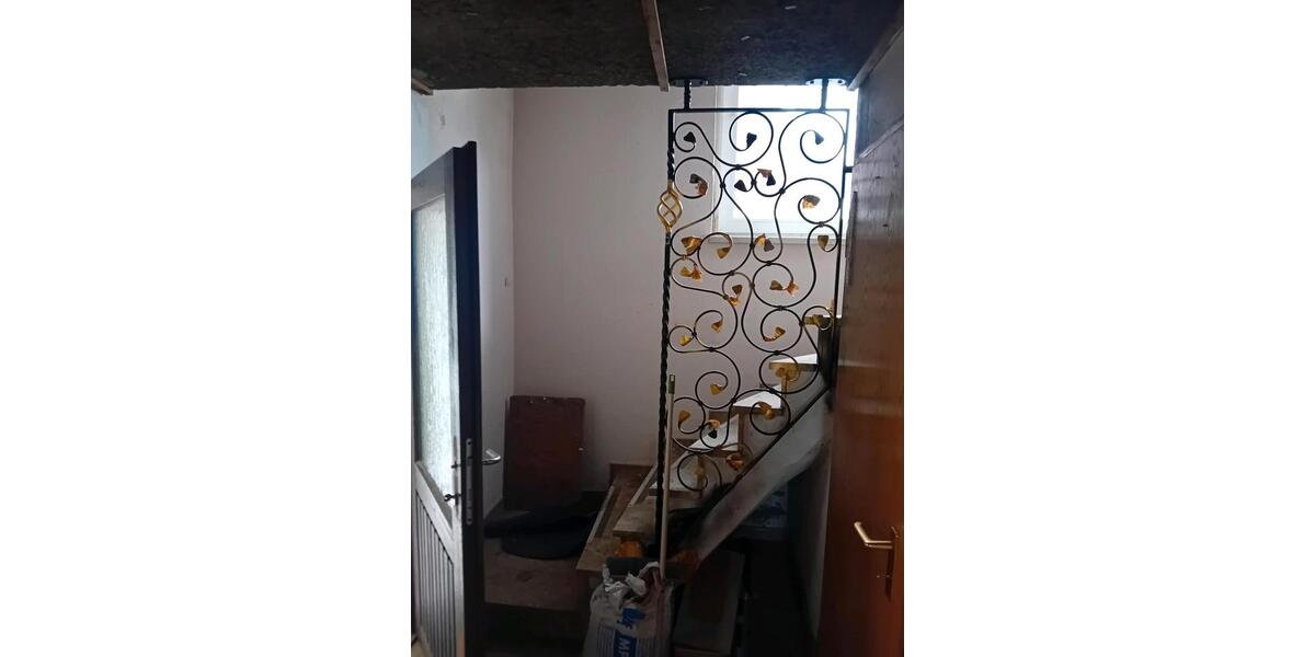 Einfamilienhaus Hennef (Sieg) - 7 Zimmer, 130 m&sup2;, 155.000&euro; | Angebot:24733420