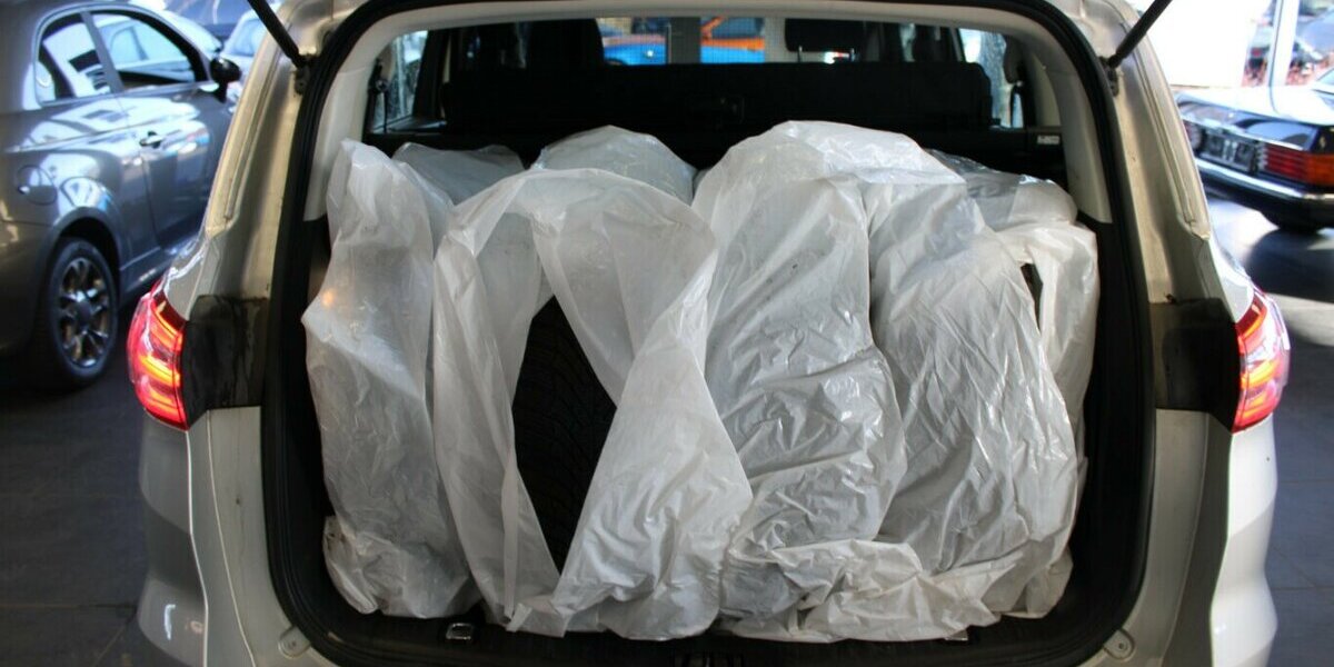 Ford S-Max 2.5 Duratec FHEV TITANIUM -AHK - 97.950 km 22.980 &euro; Euskirchen 53881