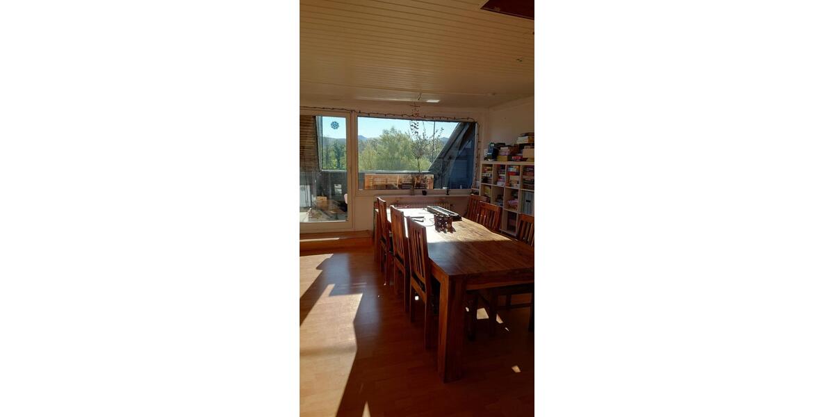 Etagenwohnung Remagen - 5 Zimmer, 130 m&sup2;, 1.560&euro; | Angebot:24558112