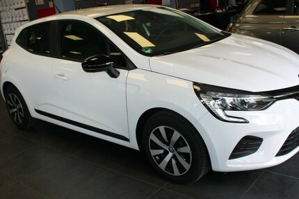 Renault Clio TCe 90 EQUILIBRE 34.200 km 12.980 &euro; Euskirchen 53881