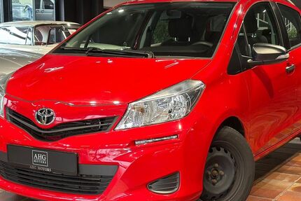 Toyota Yaris 72.346 km 6.400 € Bonn 53177