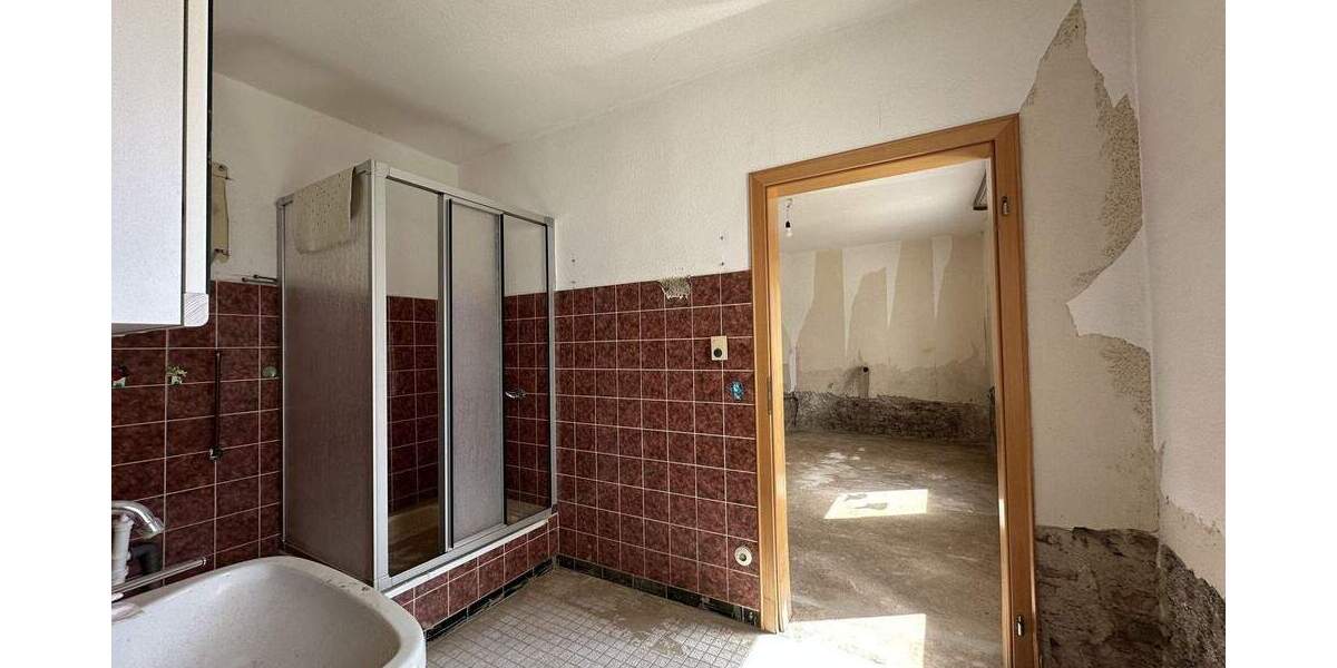 Einfamilienhaus Bad Neuenahr-Ahrweiler / Ahrweiler Ahrweiler - 8 Zimmer, 200 m&sup2;, 345.000&euro; | Angebot:25775788