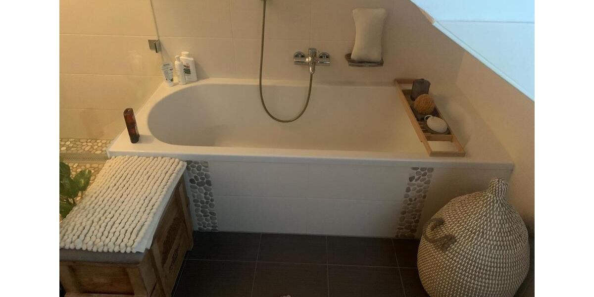 Dachgeschoßwohnung Overath - 2 Zimmer, 83 m&sup2;, 1.079&euro; | Angebot:24488192