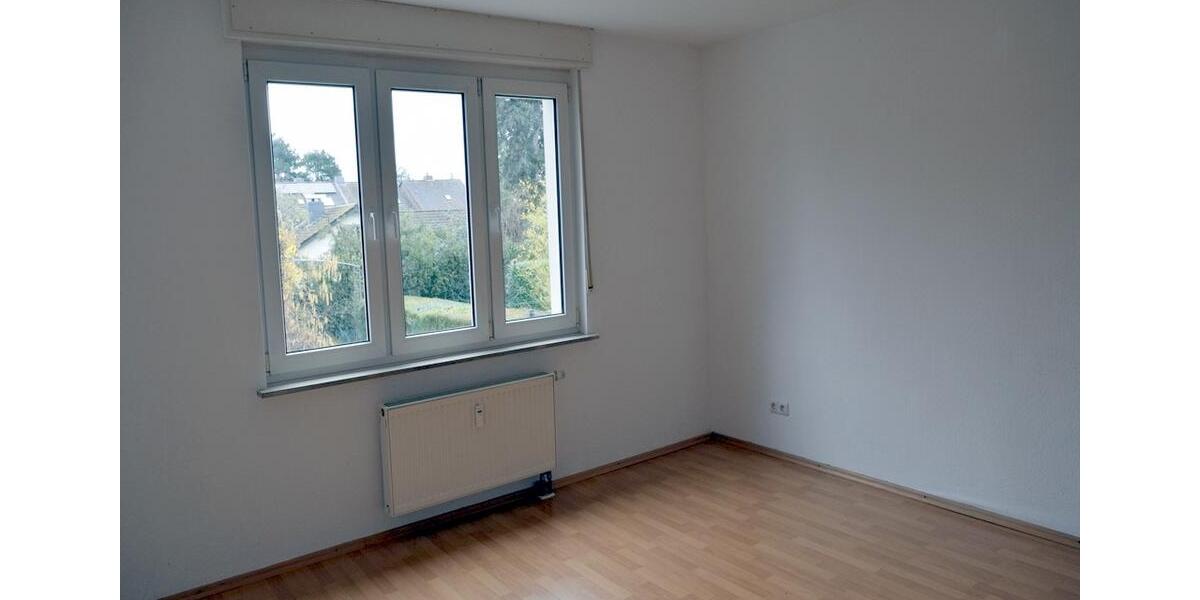 Erdgeschoßwohnung Brühl - 3 Zimmer, 80 m&sup2;, 910&euro; | Angebot:25657171
