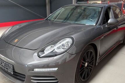 Porsche Panamera 105.300 km 23.990 &euro; Niederkassel 53859
