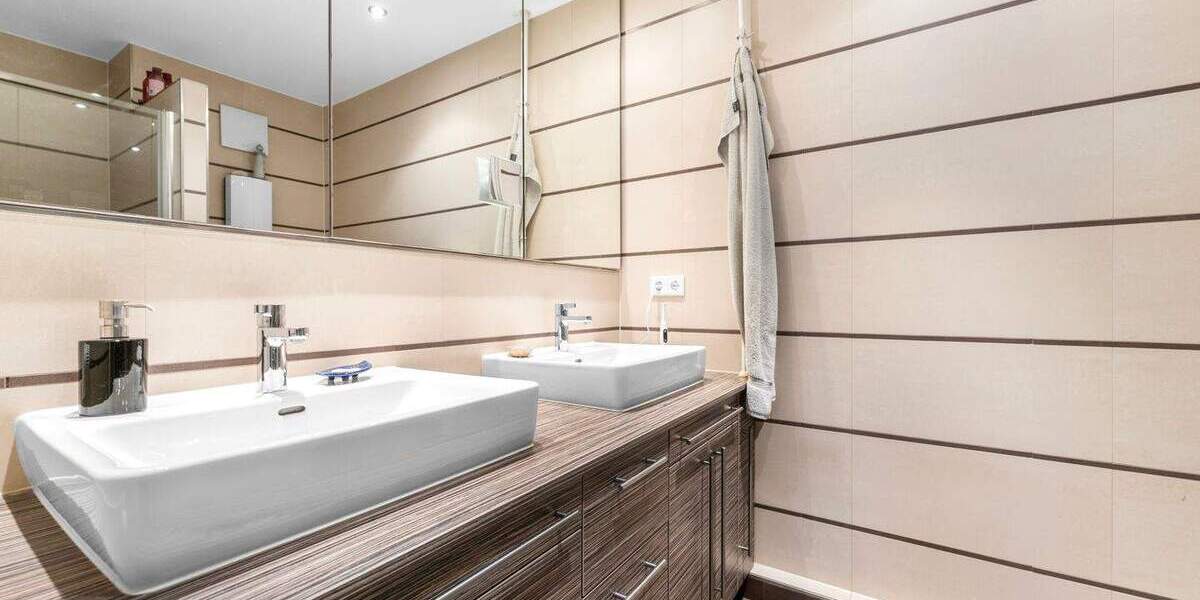 Gehobene Ausstattung und barrierearm: Großzügige 4-Zimmer-Wohnung mit Garten in Bestlage von Refrath 4 zimmer