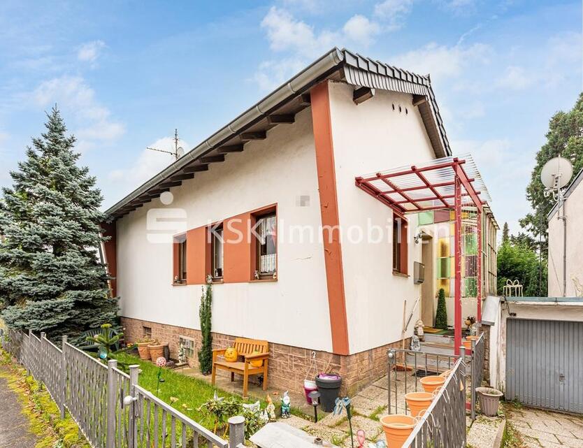 Freistehendes Einfamilienhaus für Kapitalanleger! zimmer