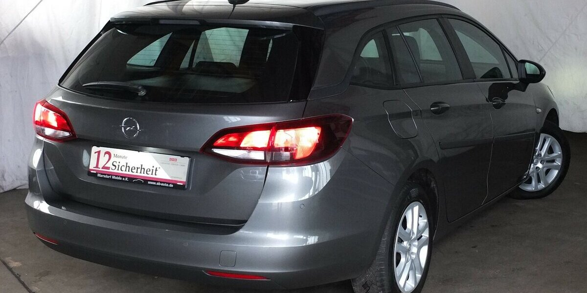 Opel Astra WM26: SPORTS TOURER NAVI 1.HD BLUETOOTH ALLW 125.000 km 8.998 &euro; Köln 50858