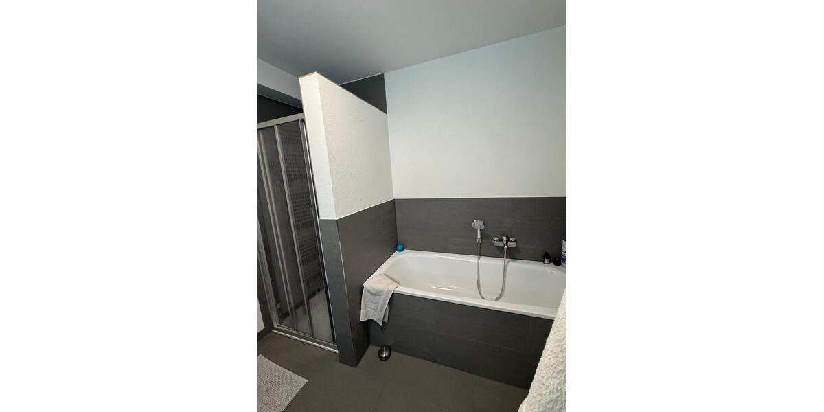 Etagenwohnung Hennef (Sieg) - 2 Zimmer, 67 m&sup2;, 1.150&euro; | Angebot:24817244