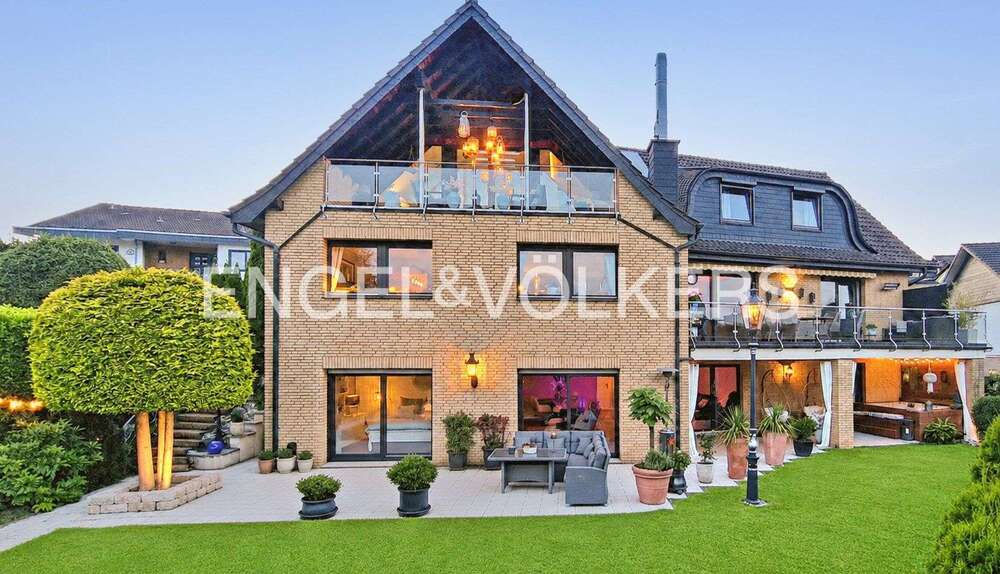 Einfamilienhaus Overath - 10 Zimmer, 453 m&sup2;, 1.290.000&euro; | Angebot:26926312