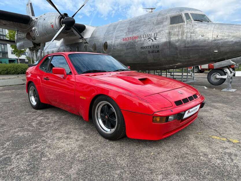 924