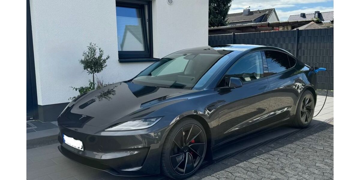 Tesla Model 3 19.500 km 48.999 &euro; Siegburg 53721