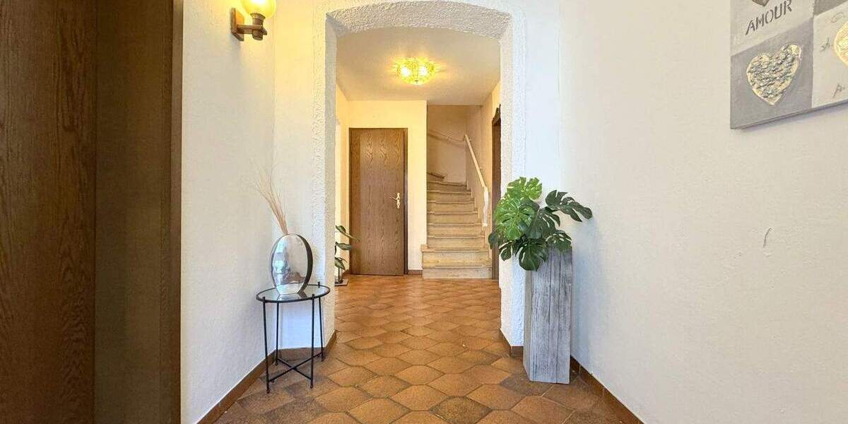 Etagenwohnung Siegburg - 4 Zimmer, 100 m&sup2;, 309.000&euro; | Angebot:23963180