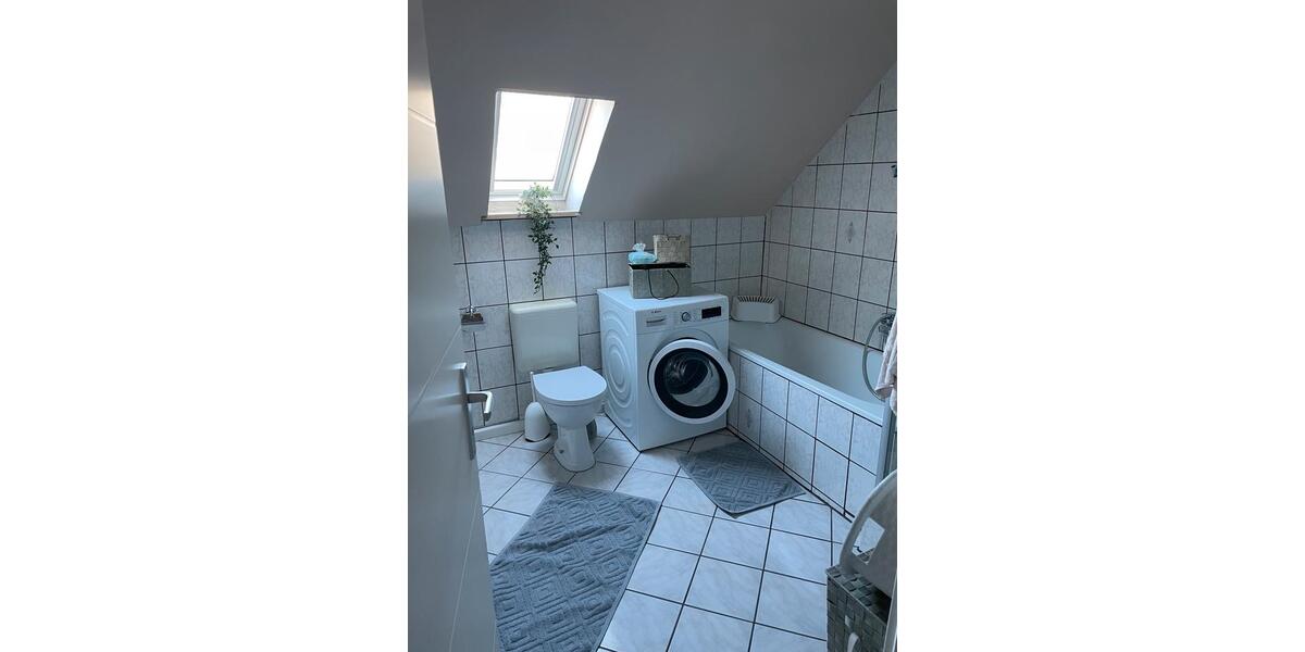 Dachgeschoßwohnung Eitorf - 4 Zimmer, 93 m&sup2;, 980&euro; | Angebot:24840306