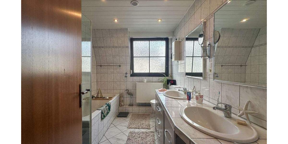 Reihenendhaus Rösrath - 6 Zimmer, 129 m&sup2;, 570.000&euro; | Angebot:24544977