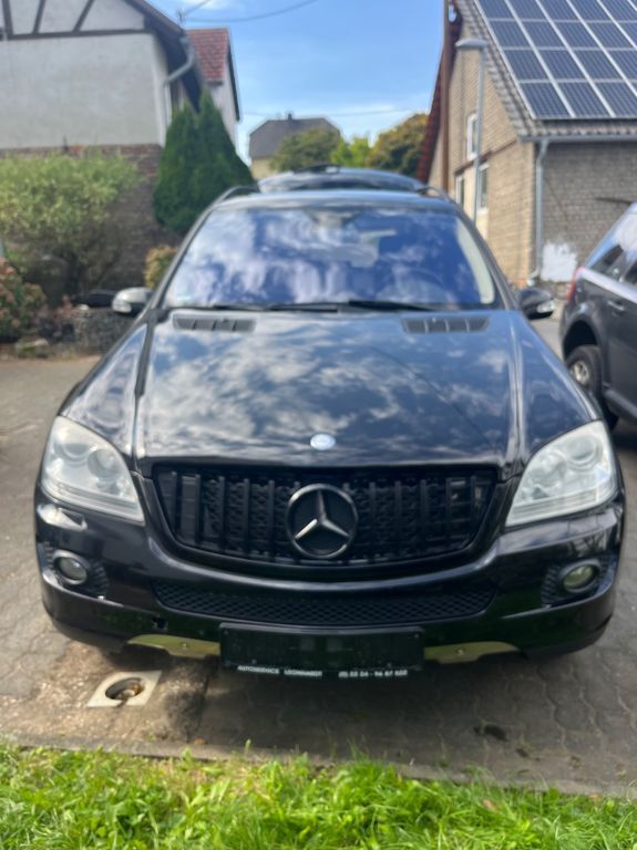 Mercedes-Benz ML 320 333.589 km 5.999 € Sankt Katharinen 53562