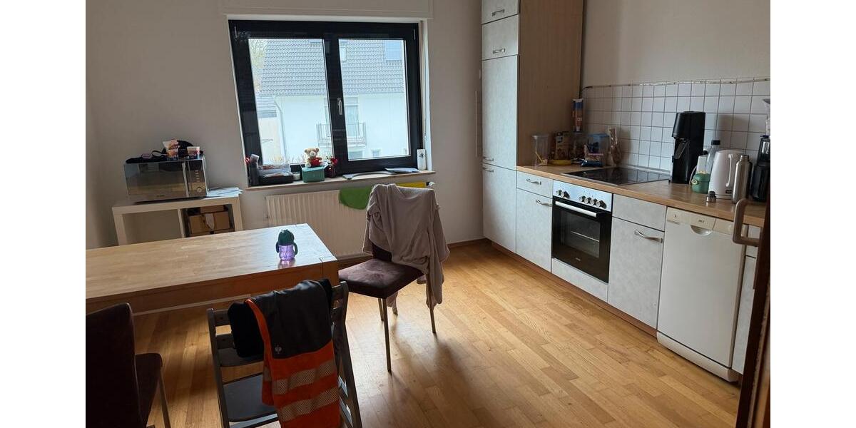 Etagenwohnung Hennef (Sieg) - 3 Zimmer, 92 m&sup2;, 1.250&euro; | Angebot:25756653