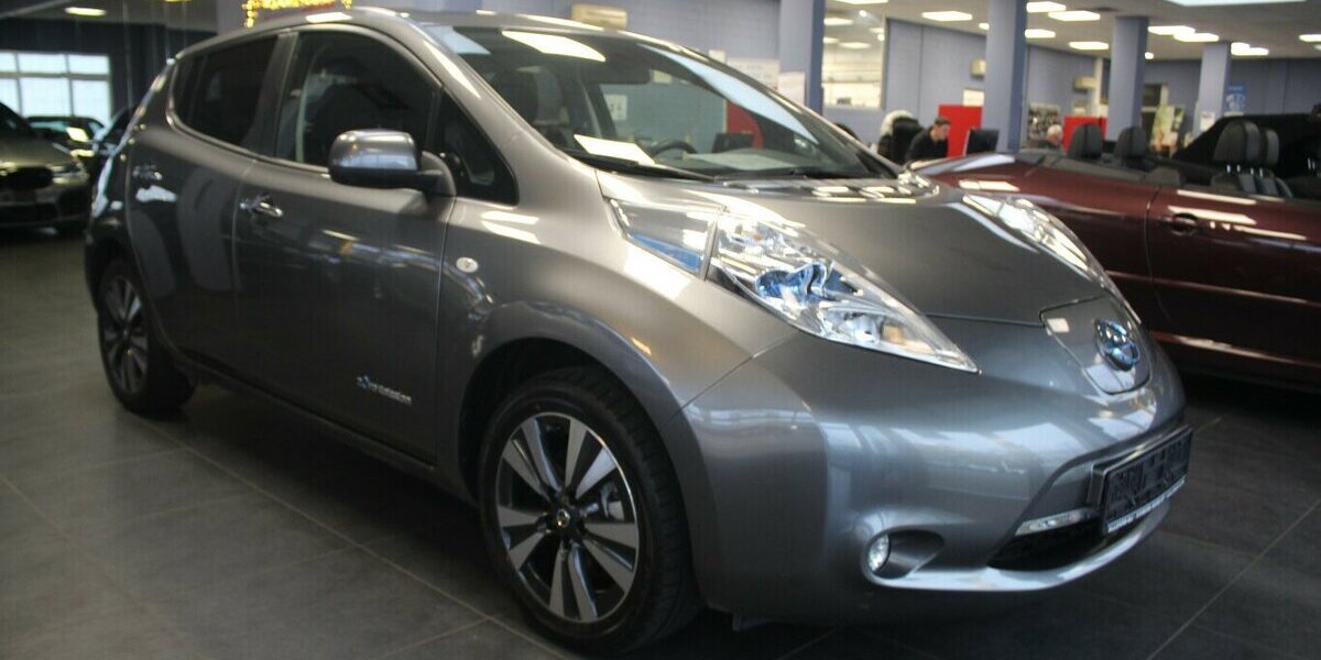 Nissan Leaf 30 kWh Tekna 360° 1.Hand 9.986 km 9.980 &euro; Euskirchen 53881