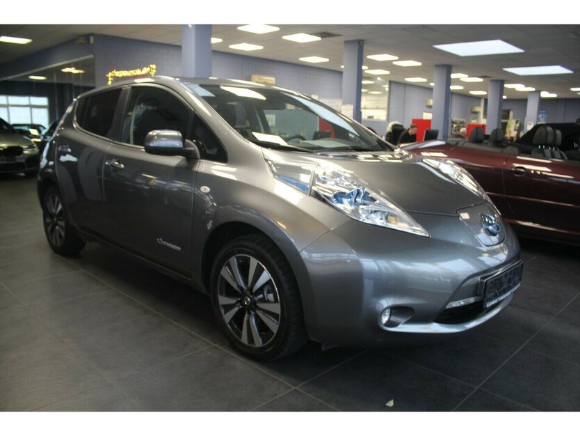 Nissan Leaf 30 kWh Tekna 360° 1.Hand 9.986 km 9.980 € Euskirchen 53881