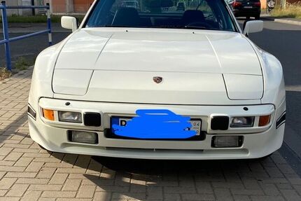 Porsche 944