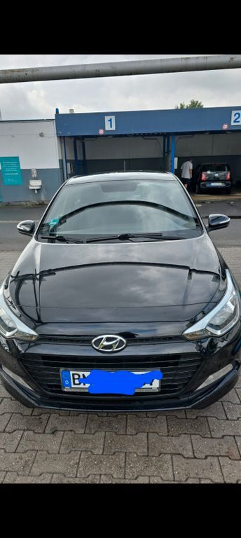 i20