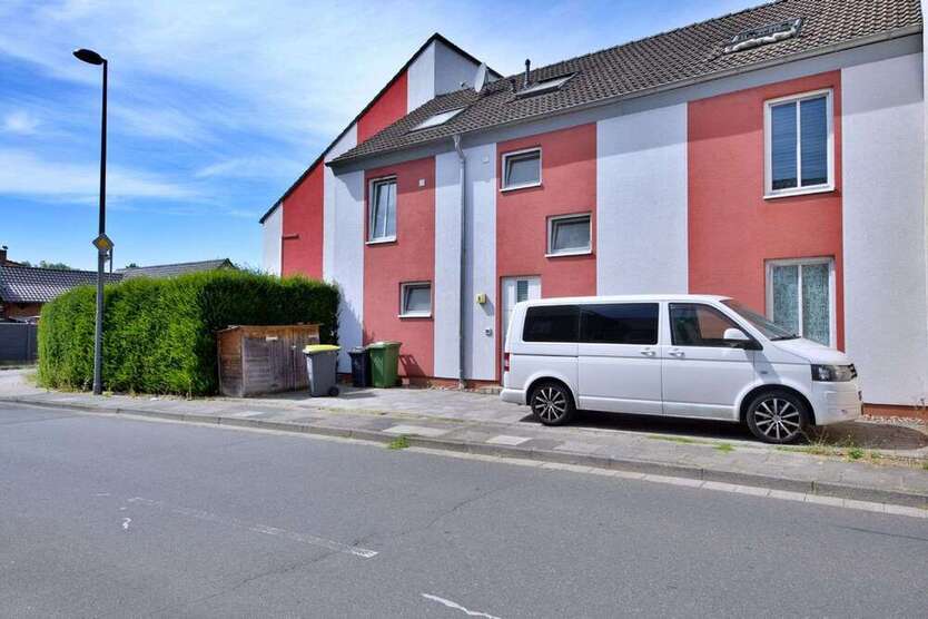 Haus zum Kaufen in Troisdorf 390.000 € 210 m²