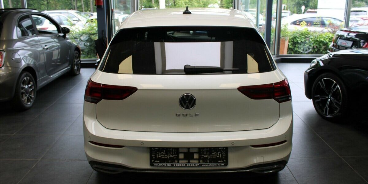 VW Golf VIII 2.0 TSI OPF DSG Style 37.650 km 23.980 &euro; Euskirchen 53881