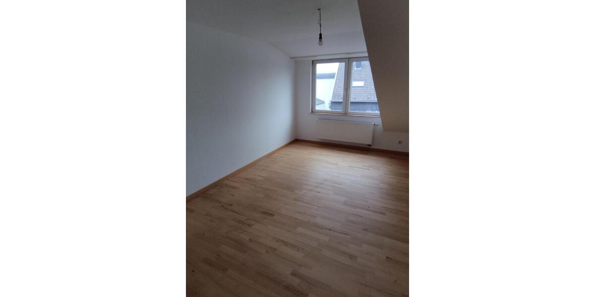 Dachgeschoßwohnung Bornheim - 2 Zimmer, 65 m&sup2;, 900&euro; | Angebot:24715318