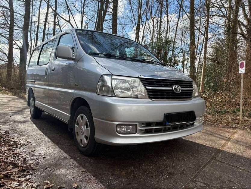 Toyota Hiace 317.000 km 8.888 € Rösrath 51503