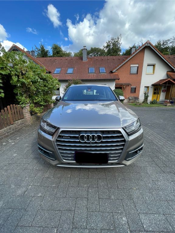 Audi Q7 140.000 km 34.000 € Köln 50765