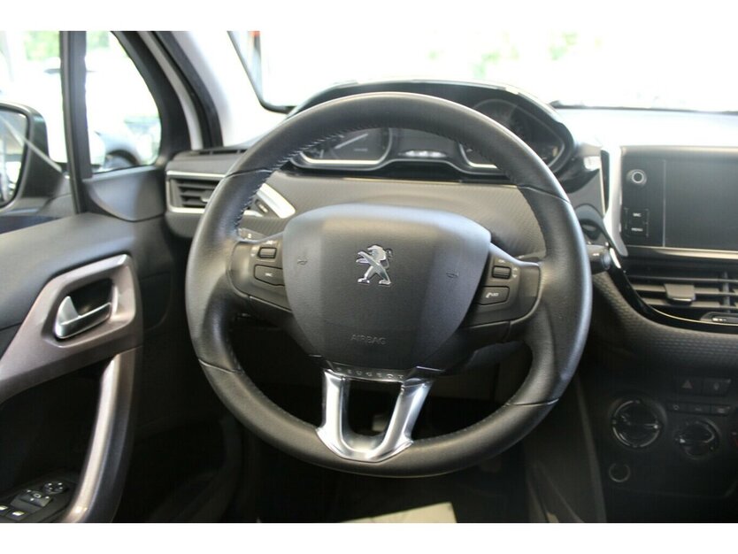 Peugeot 2008 PureTech Active Klima - Shz. 29.998 km 10.780 € Euskirchen 53881
