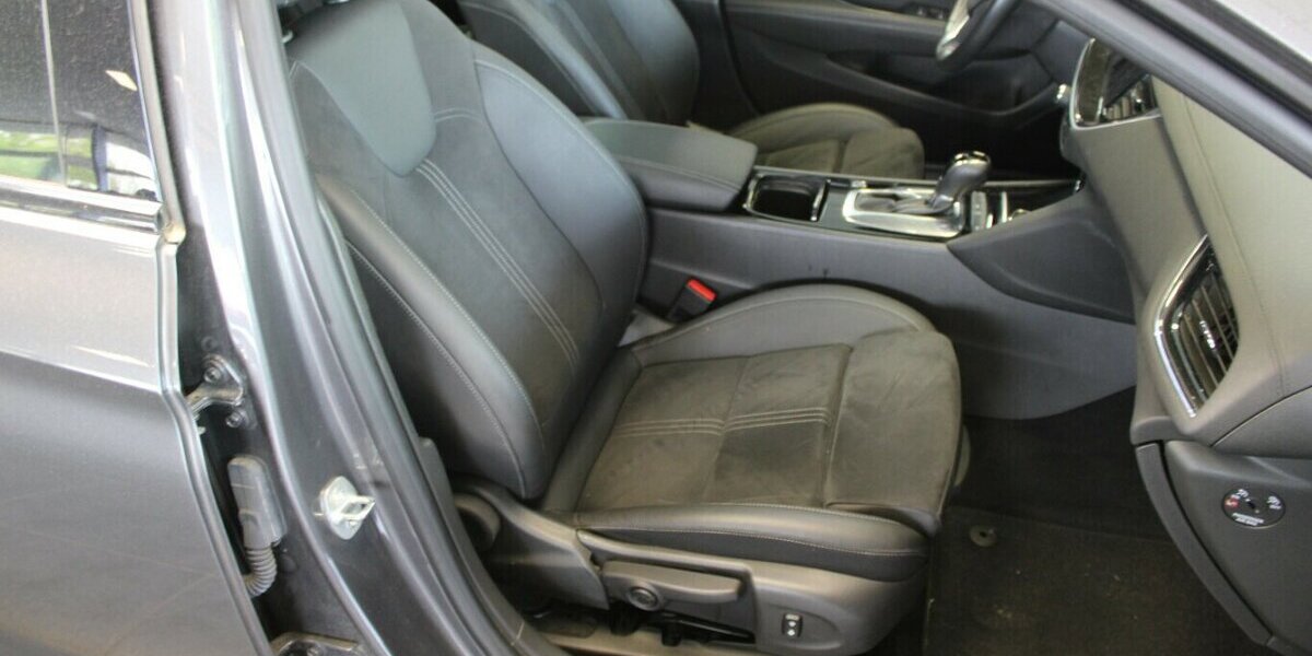 Opel Insignia Sports Tourer 2.0 Diesel Aut. Business 102.304 km 17.980 &euro; Euskirchen 53881
