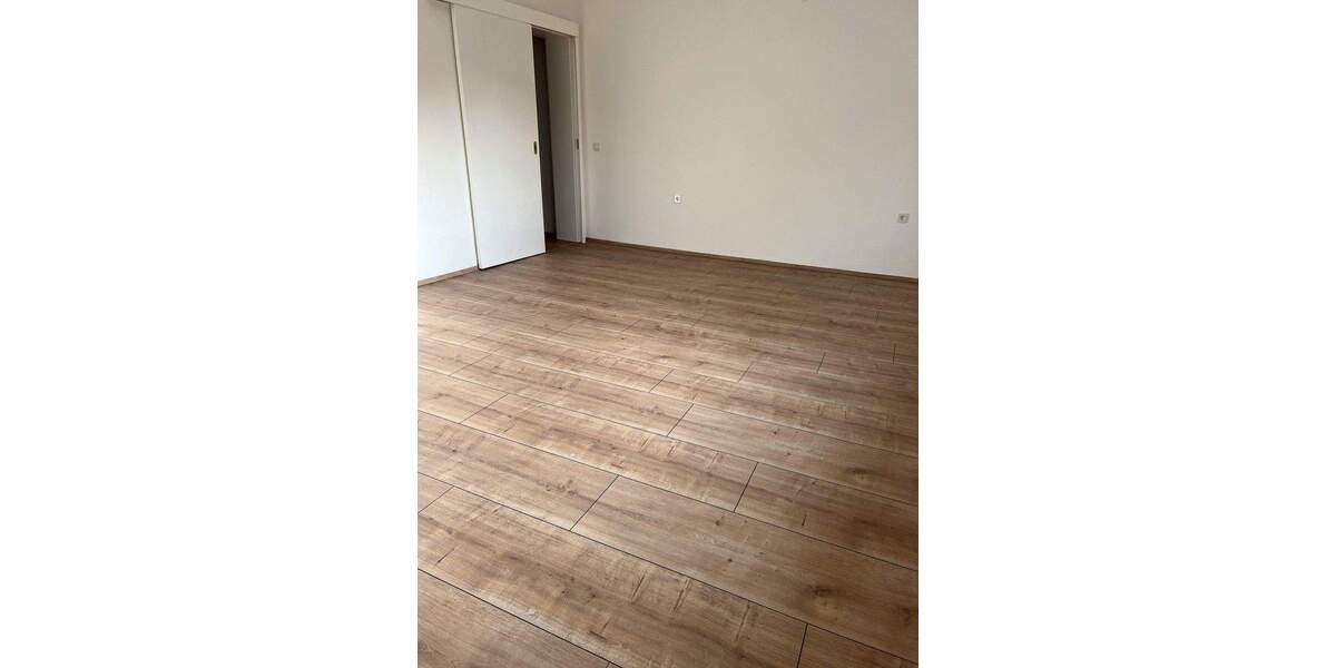 Reihenmittelhaus Frechen Hücheln - 6 Zimmer, 171 m&sup2;, 2.300&euro; | Angebot:24712347