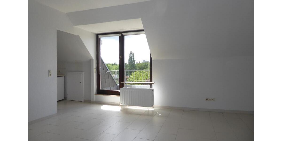 Dachgeschoßwohnung Bonn Auerberg - 1 Zimmer, 30 m&sup2;, 580&euro; | Angebot:26399111
